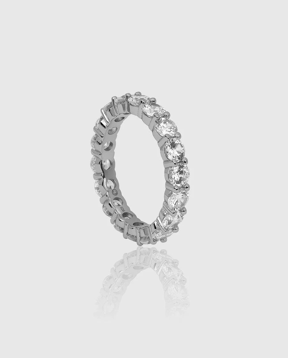 SINGLE ROW DIAMOND RING - WHITE GOLD